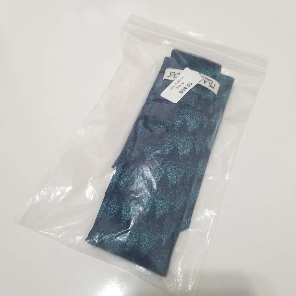 NWT Jos. A Bank Gradient Zigzags Tie Size‎ Regular Color TEAL